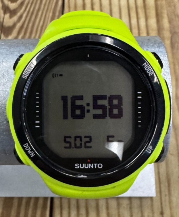 Suunto D4i Dive Computer NEW OPEN BOX