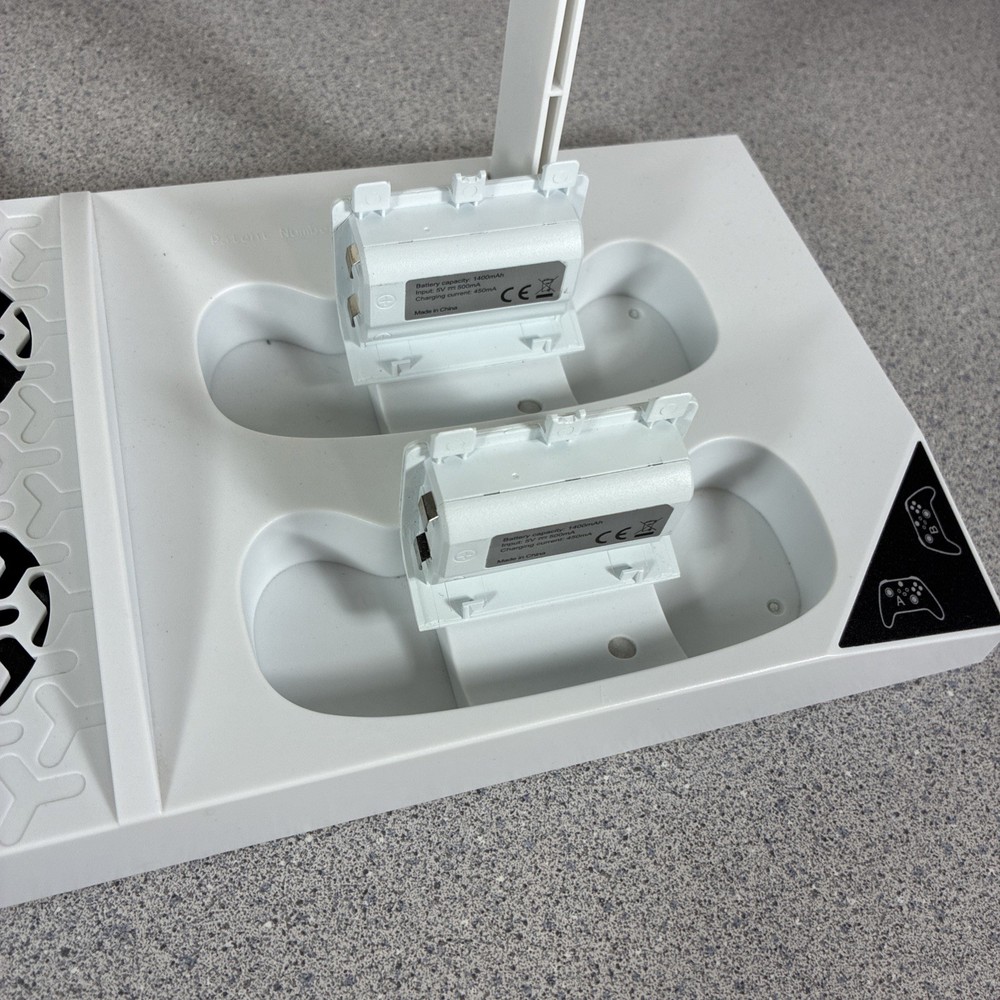 Xbox Series S Vertical Cooling Stand Controller Rechargeable Pack Robot White