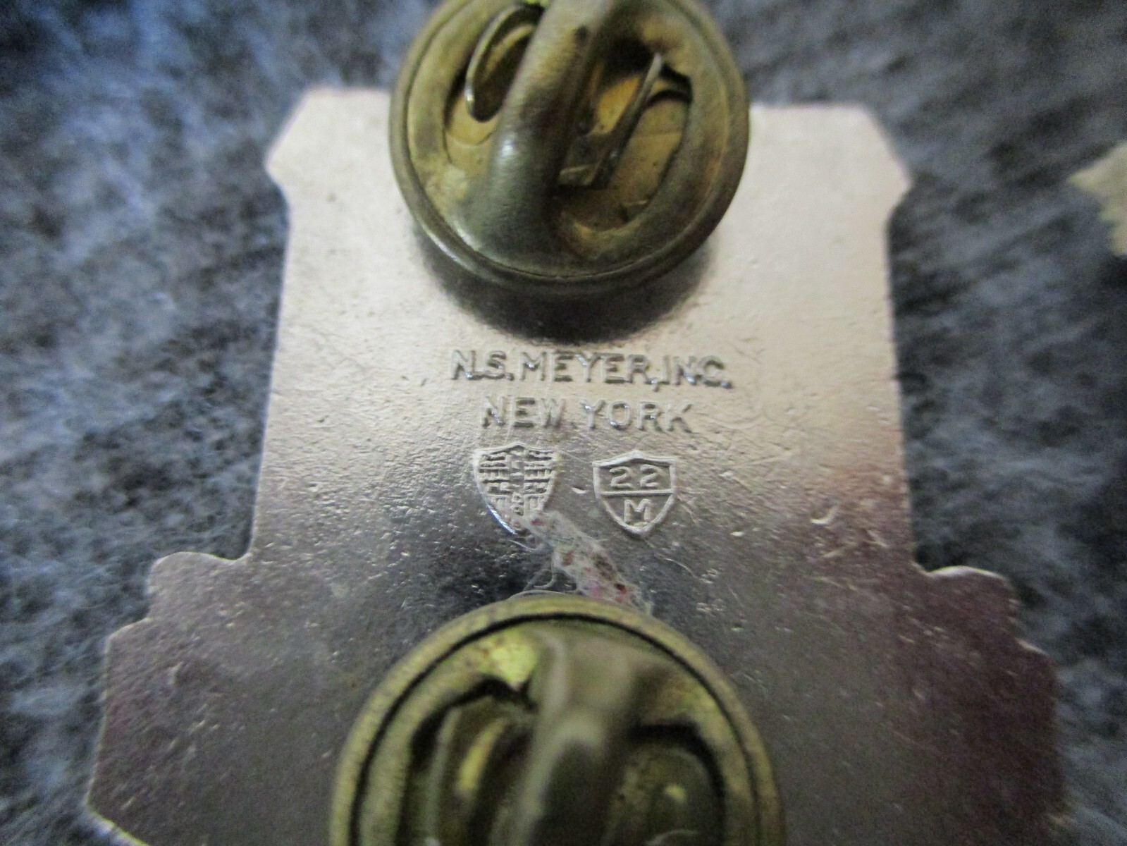 WWII/KOREA/VIETNAM PINS BADGES PATCHES BUCKLES++ - OVER 180+