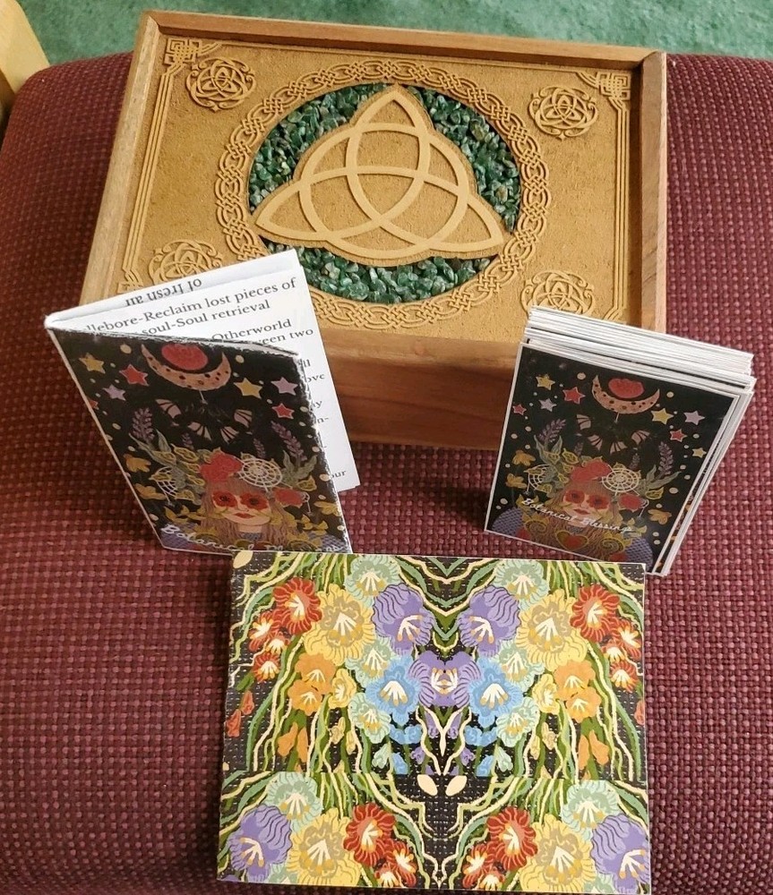 Original, creative Botanical Blessings Oracle Deck & Aventurine-trim Box
