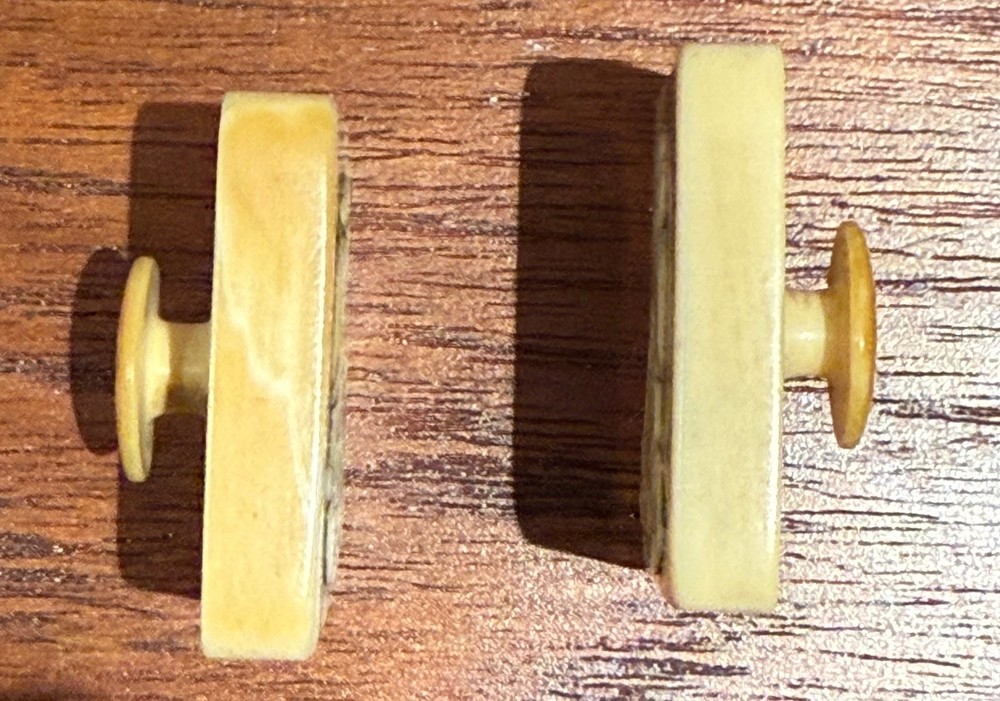 Rare Japanese Engraved Bone Buttons. Edo? or ? signed