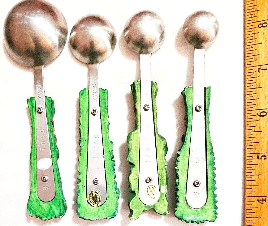 Unusual 4pc Measuring Spoons