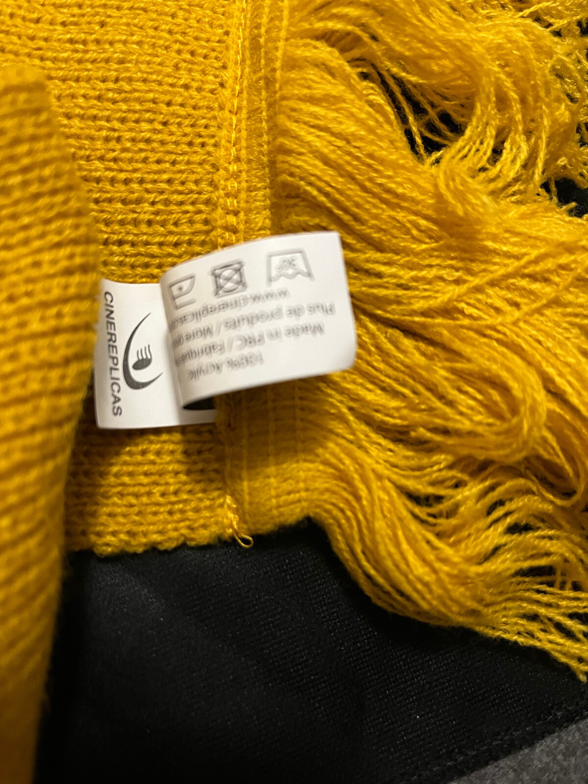 New CineReplicas Deluxe Edition 105” Harry Potter House Scarf