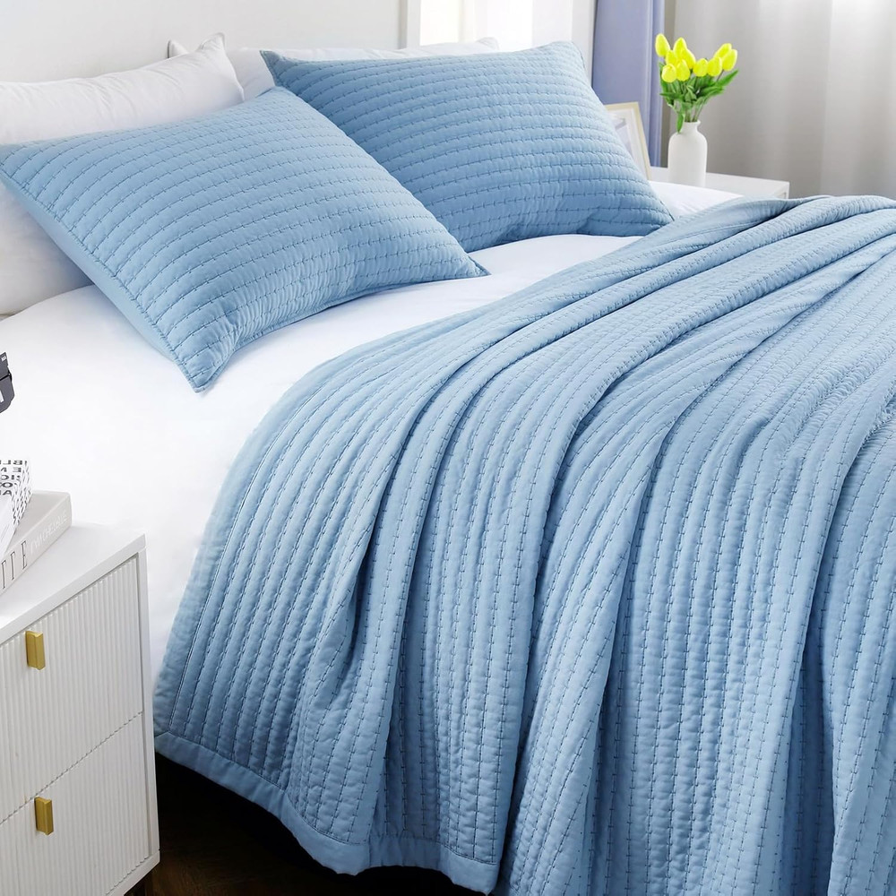 Oversized Queen Quilt Set–102"X106"Soft Washed 3-Layer Lightweight Bedspread wit