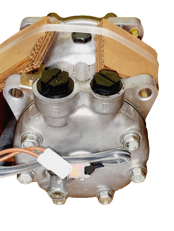 Motorcraft Compressor Assembly 4603-9910 No Clutch LN9000 OEM Genuine Vintage