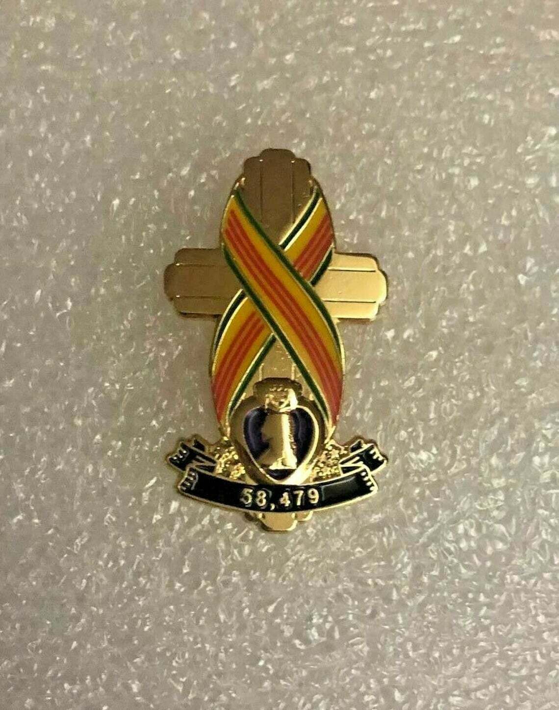 VIETNAM VETERAN MEMORIAL CROSS ARMY MARINES NAVY AIR FORCE COAST GUARD HAT PIN