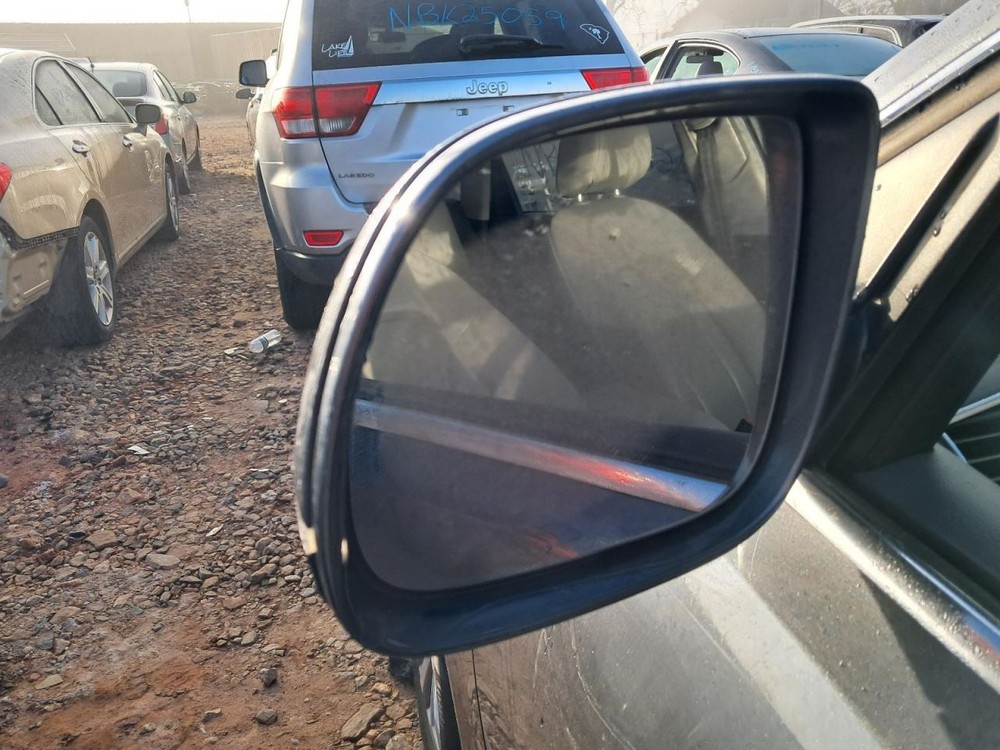 Q5 2015 Glove Box 4871729