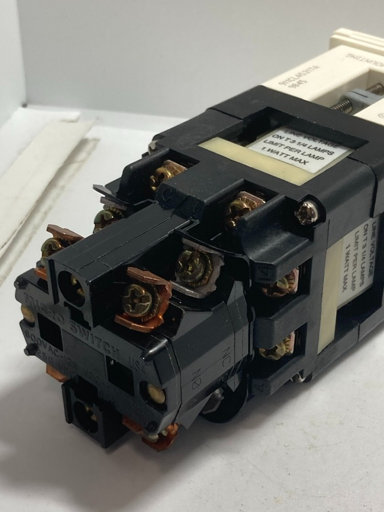 MICRO SWITCH 911CLA531TA SELECTOR MODULE 600VAC 125VDC 2NO-2NC NNB