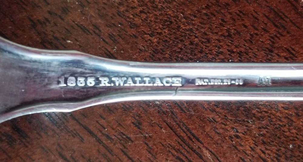 1855 R. Wallace Laurel Casserole Serving Spoon 9"