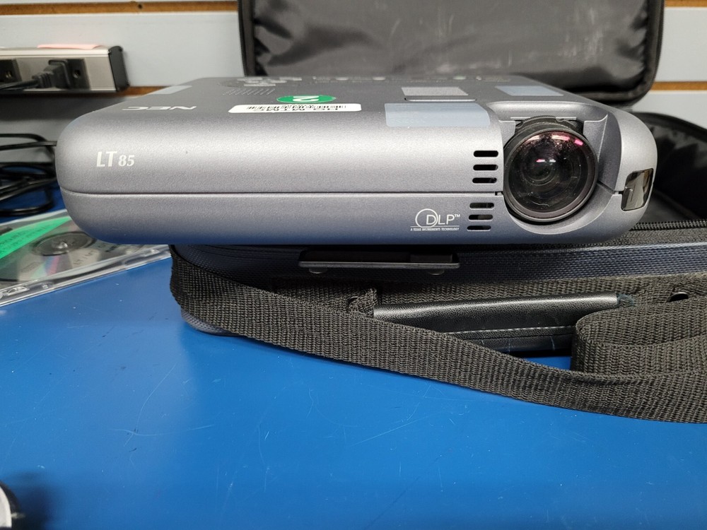 NEC MultiSync LT85 Portable Projector with Remote & Accessories Working!!!