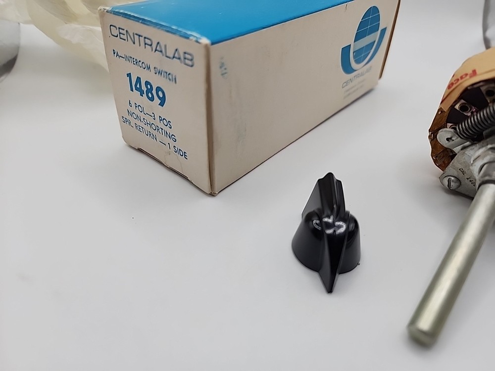 Centralab 1489 6 POL 3 POS NON SHORTING SPR RETURN Intercom Switch NOS