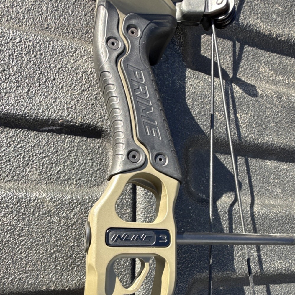 Prime Inline 3 Compound Bow 60lb Right Hand Beige Black Aluminum