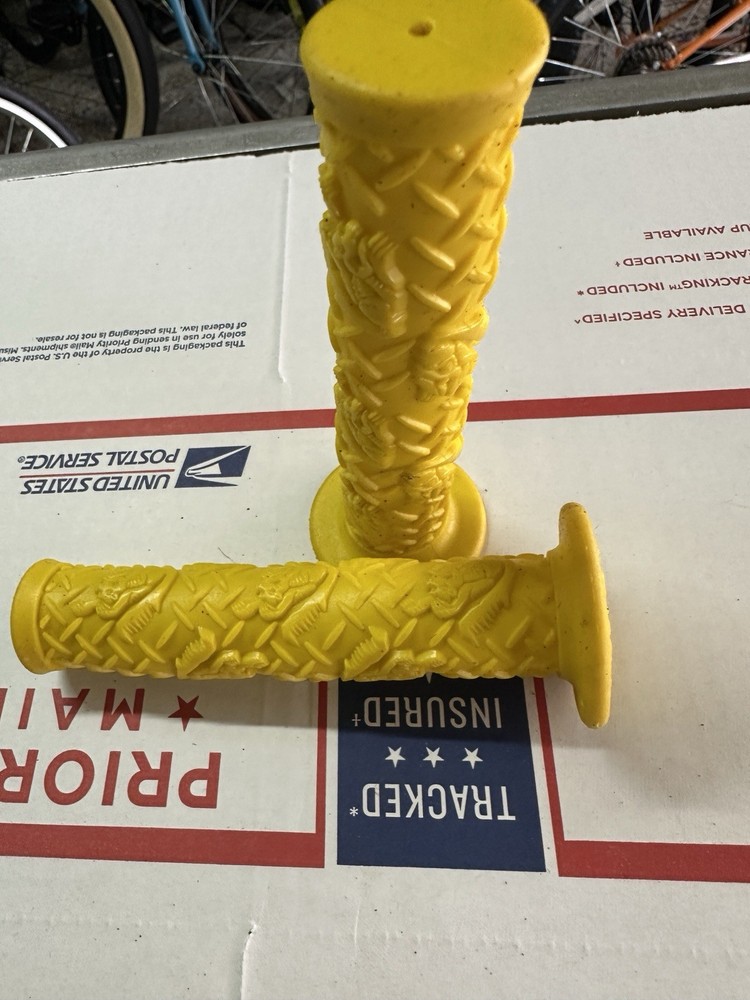 Old School Mongoose grips Yellow