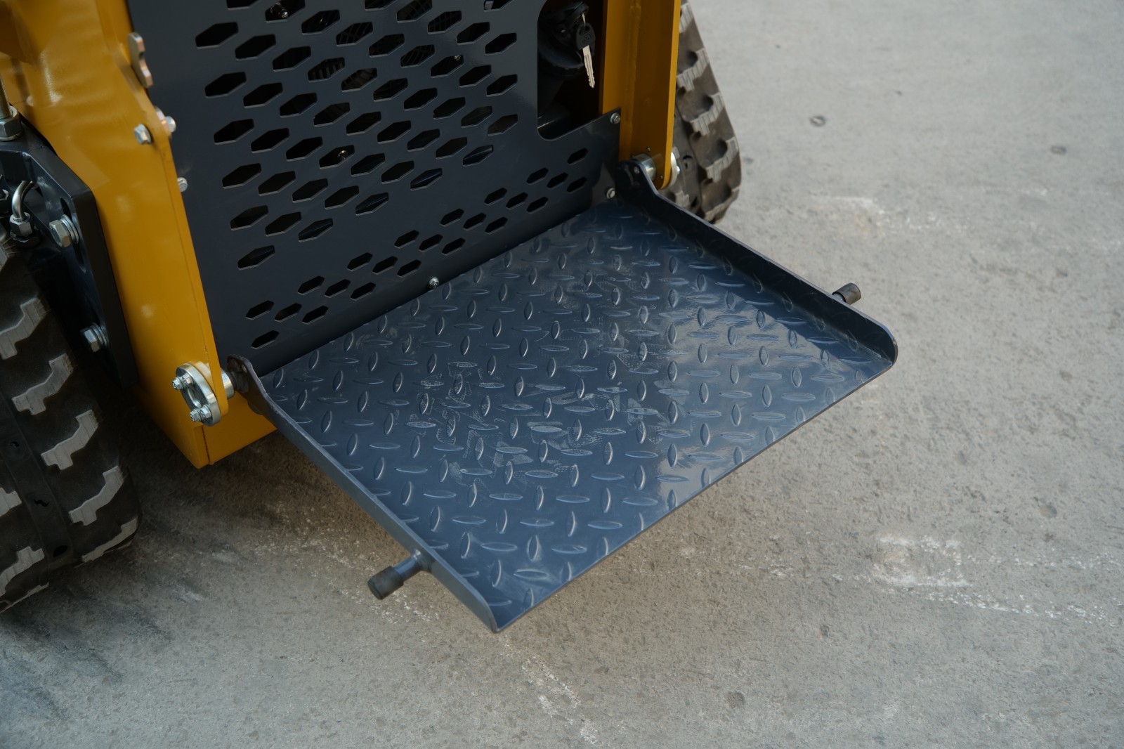 2025 Mini Skid Steer 23HP B&S Loader 3.5mph Speed For Farm EPA Petrol Engine