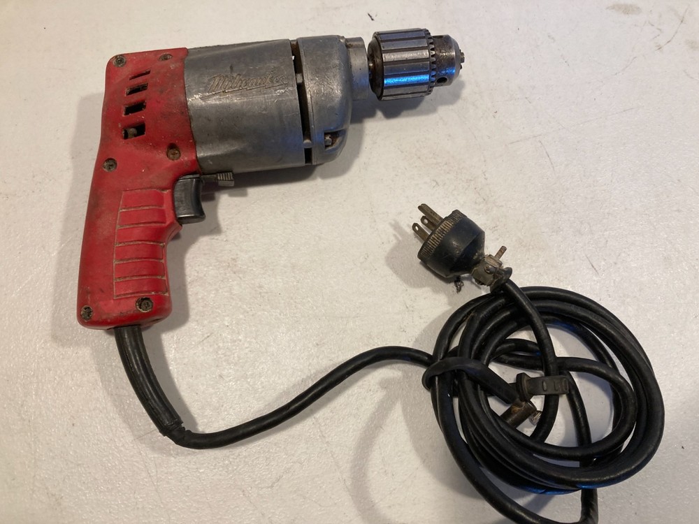 Milwaukee 3/8" Variable Speed Reversing Corded Drill Driver