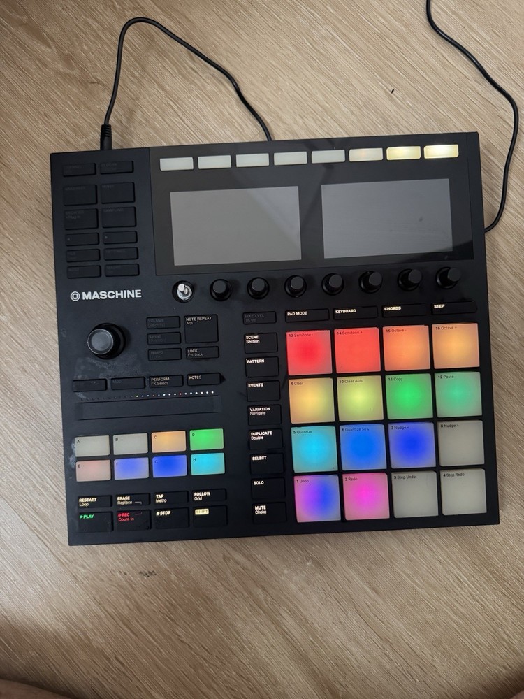 NATIVE INSTRUMENTS MASCHINE MK3 DRUM CONTROLLER