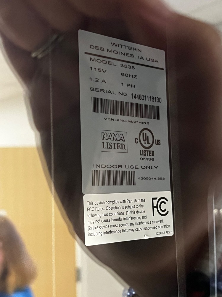 Vending machine (Wittern Model: 3535) double unit, 2 keys, great condition