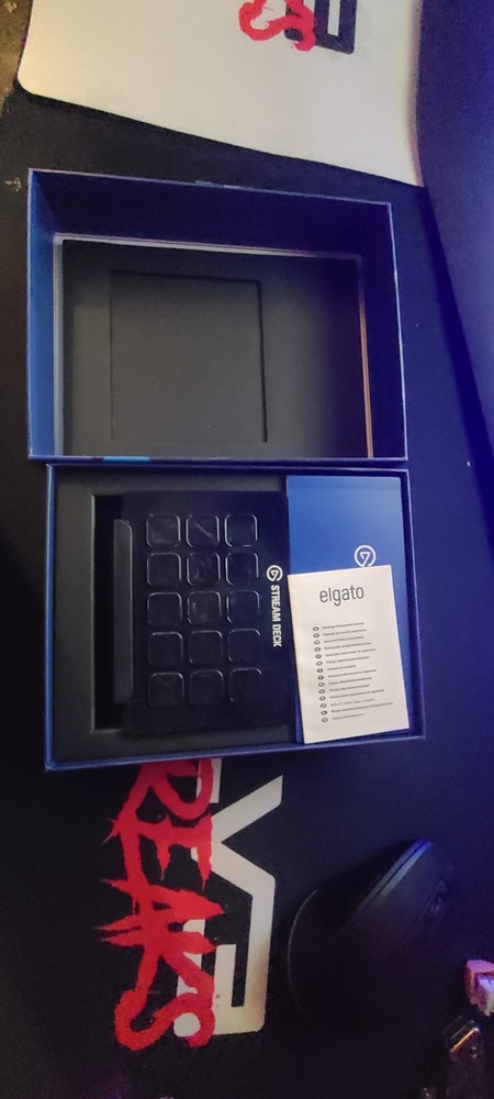 Elgato Stream Deck 15 Customizable LCD Keys Keypad USB-C Black for PC Mac