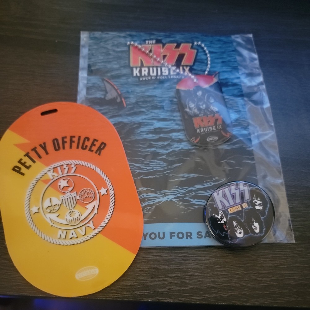KISS Kruise lot Laminate dog tag and button