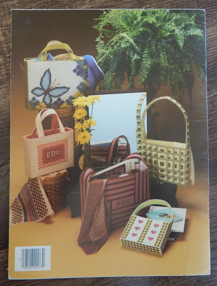 VTG (1980) New Leisure Arts Plastic Canvas Pattern Leaflet NEEDLEPOINT TOTES