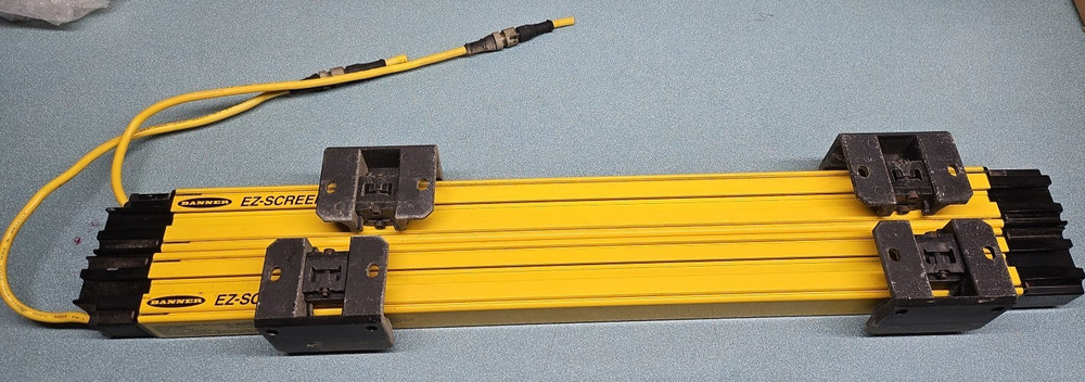 BANNER ENGINEERING SLLP14-630P88  Safety Light Curtain EZ-SCREEN