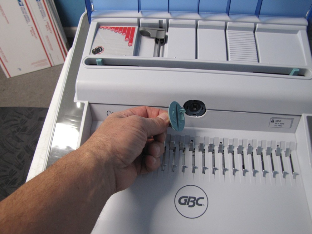 NEW GBC CombBind C450e Electric Punch Binding System - ( repair)