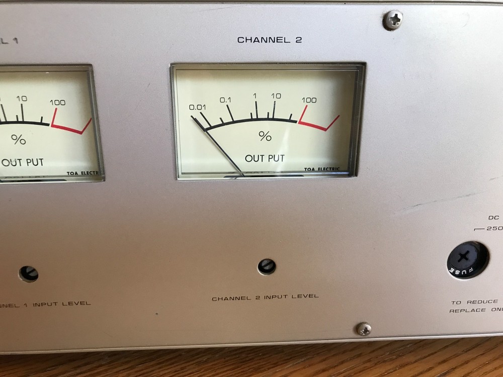 TOA P-2122 Stereo Power Amplifier