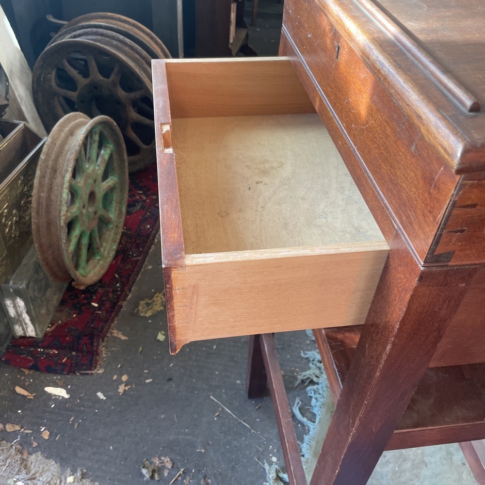 A Lecturn /desk