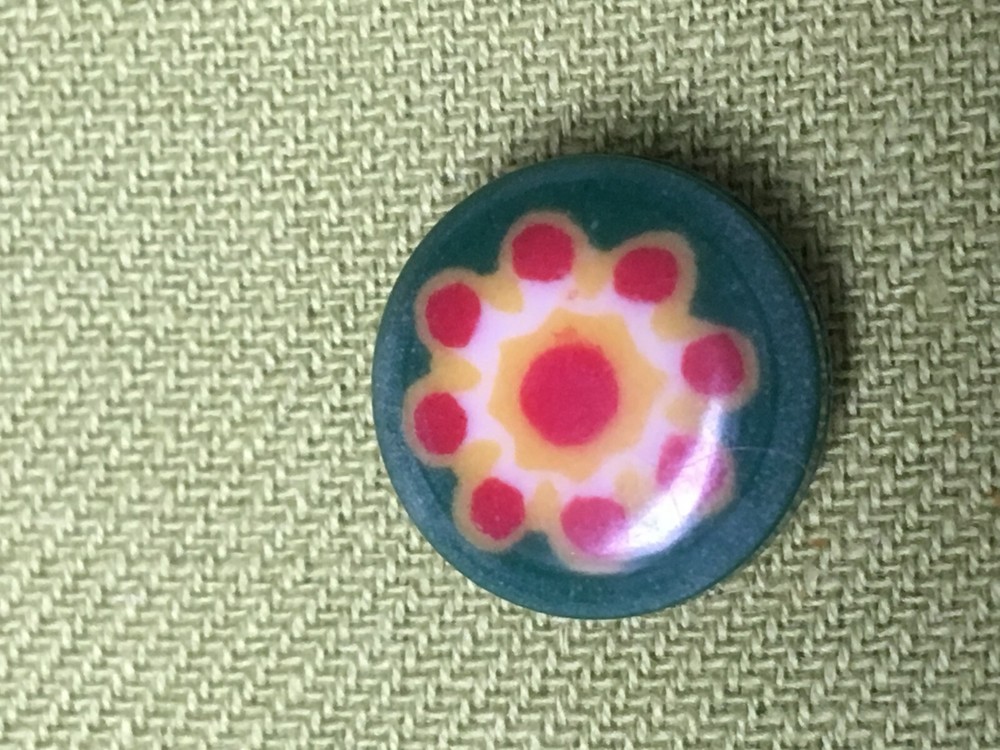 Vintage Button plastic La Mode millefiori cookie mod plastic button 1/2"