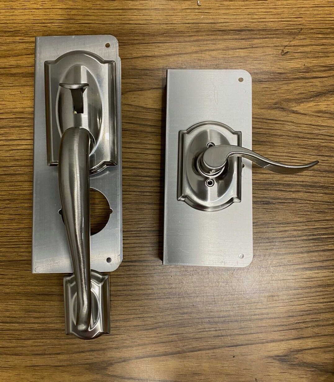 Schlage FE285 CAM 619 ACC CAM Camelot Entry Door Handle Set & Accent Door Lever