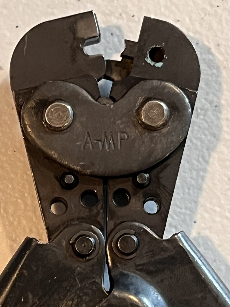 AMP Tyco 69606 Hand Crimp Tool 24-20 C PIDG