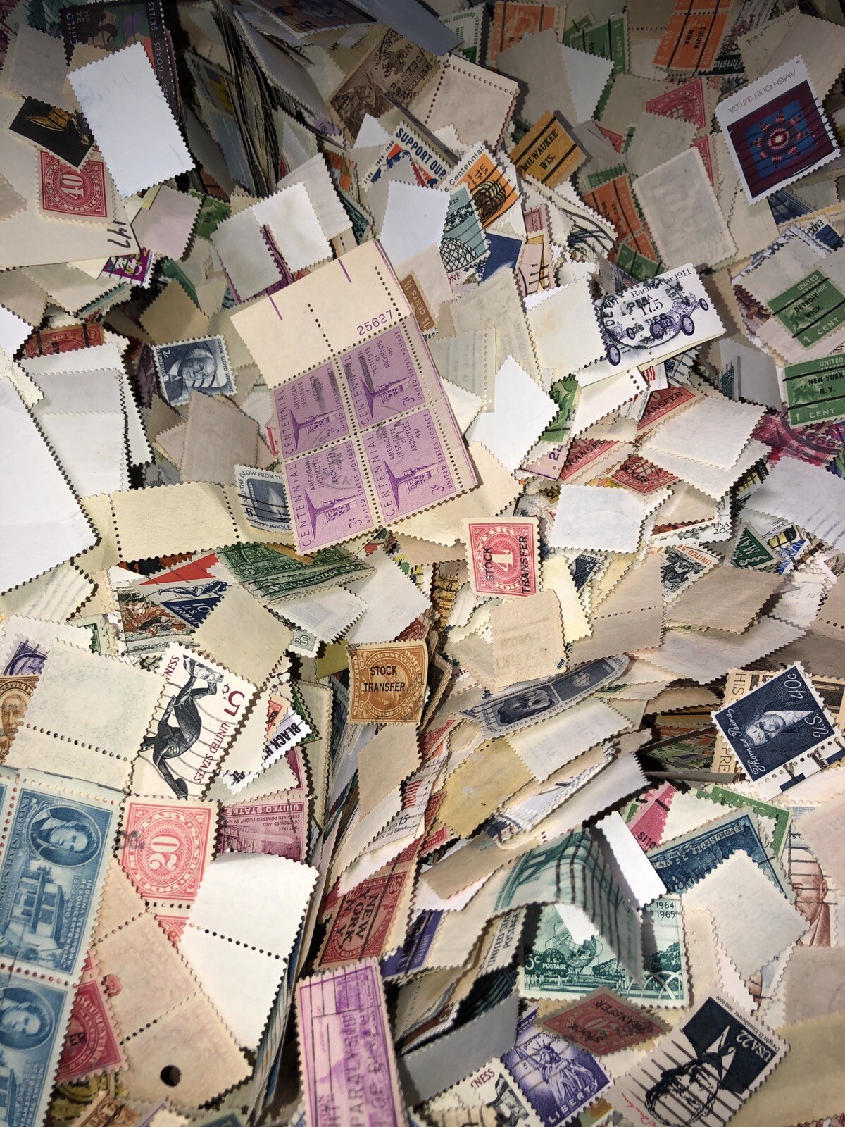 US stamp poundage kiloware lot collection 450+- 1 oz packet of stamps off paper