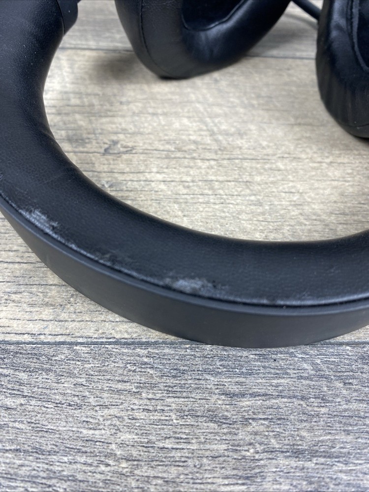 Microsoft Xbox Wireless Headset - Black ⚠️mic Got Damaged ⚠️working