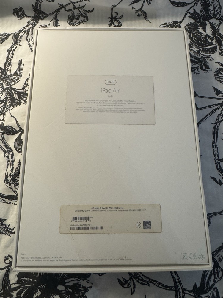 Apple iPad Air White BOX ONLY 32GB Model MD789LL/B