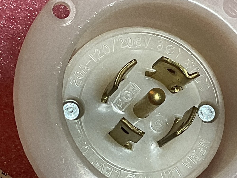 Leviton 2515 4-Pole 5-Wire Grounding Flanged Inlet Locking