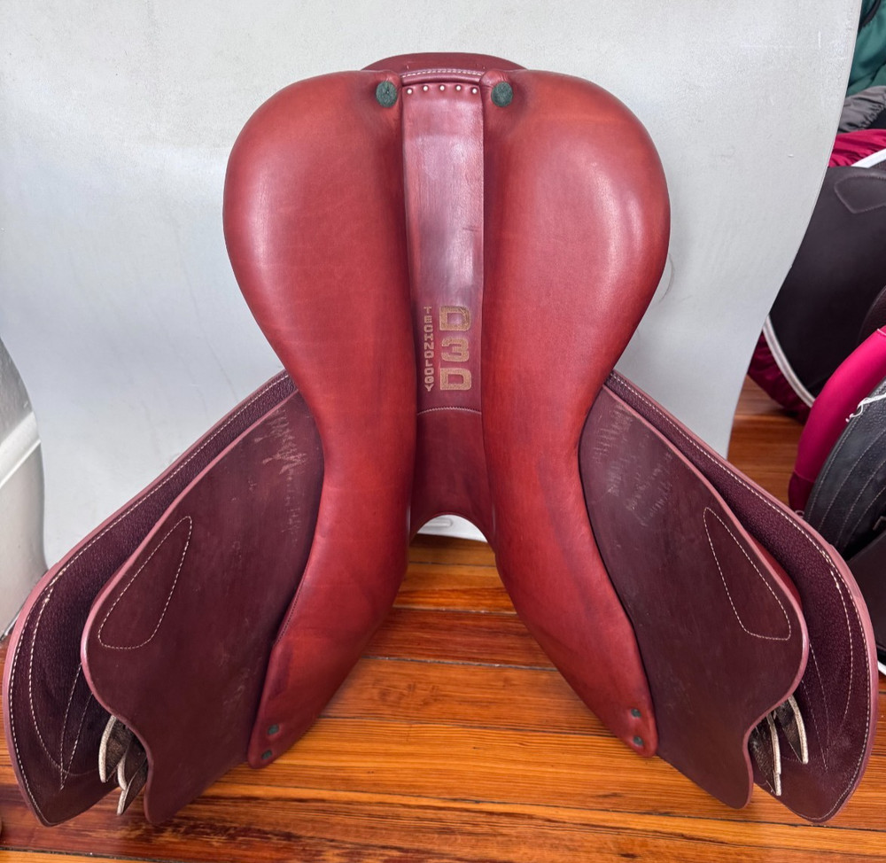 17.5" Devoucoux Biarritz S Saddle - 2022 - 1AA - Full Buffalo - MINT!