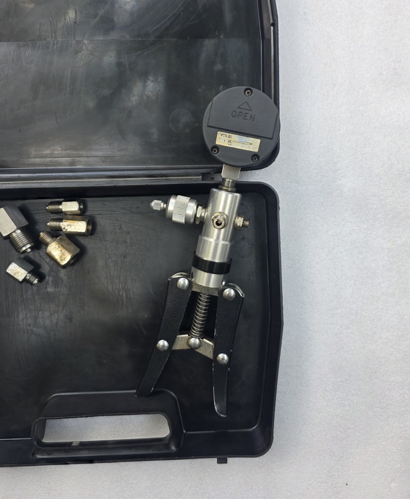 Superb TP1 Hand Held Test Pressure Calibrator Pump