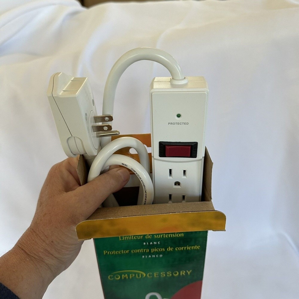 Compucessory 6-Outlet Surge Protector 6ft Cord White 2 USB