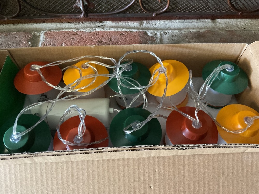 Peanuts Beagle Scouts Mini Lantern 10-piece String Light Set (New in Box)