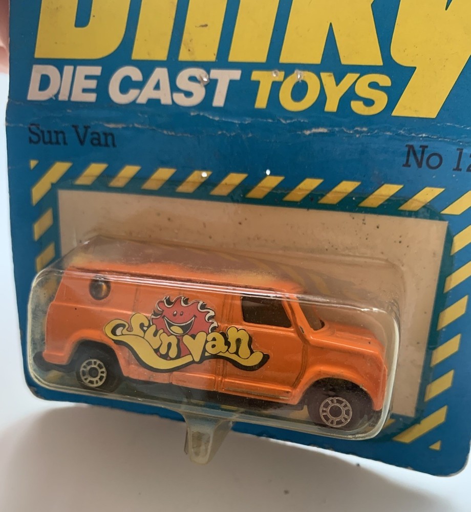 Dinky Sun Van No.122 Still Sealed