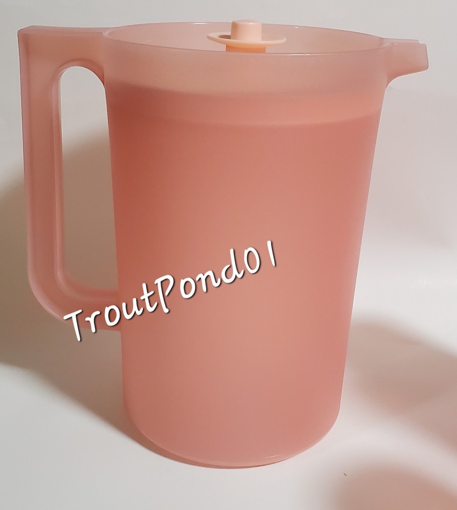 Tupperware Pitcher 2 Qt Push Button Lid Pastel Pink / Peach Full Handle