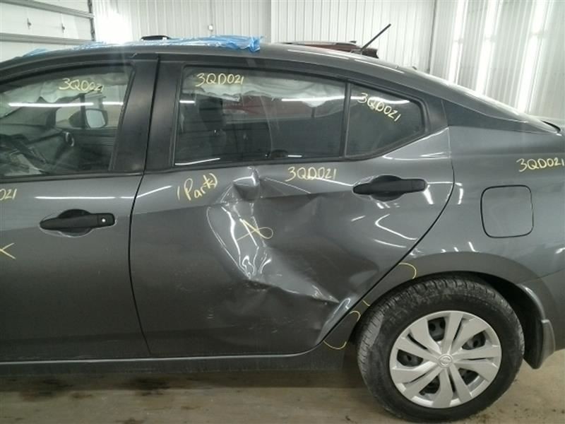 VERSA 2021 High Mounted Stop Light 104569097
