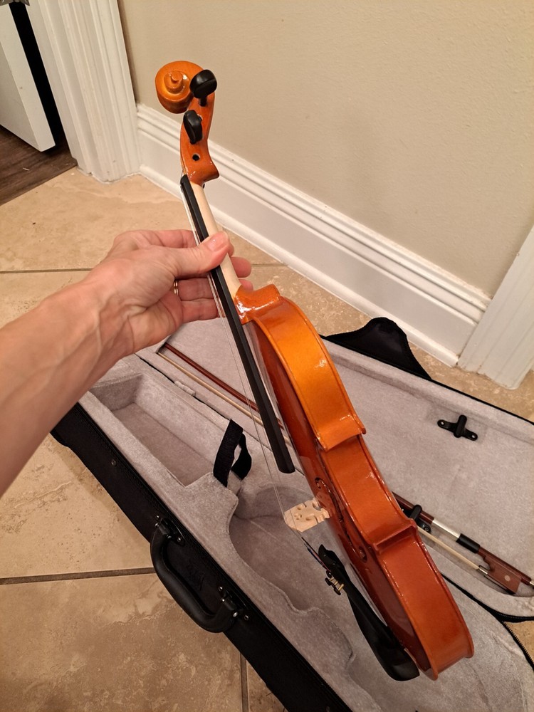 1/2 Student Violin Complete Kit W Case Good Condition No Marks