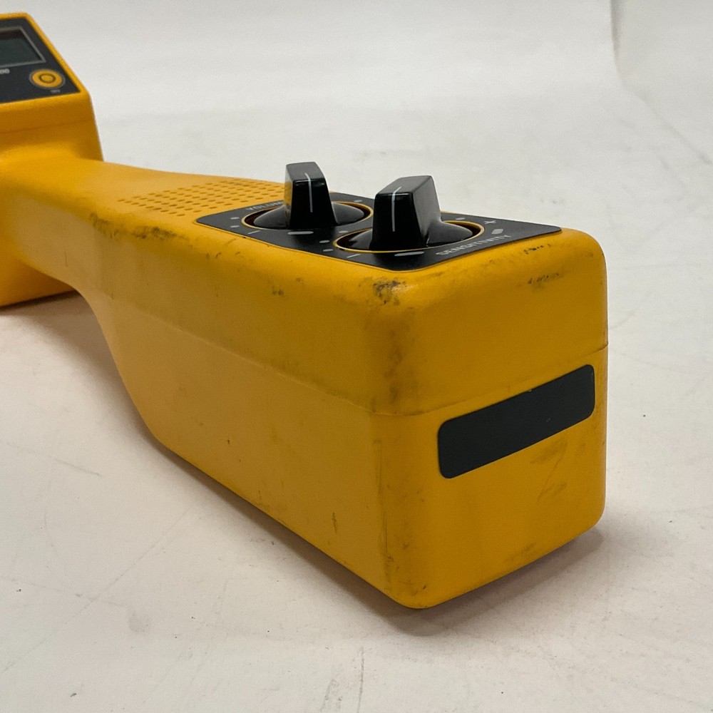 Bosch MT100 Magnetic Locator Yellow