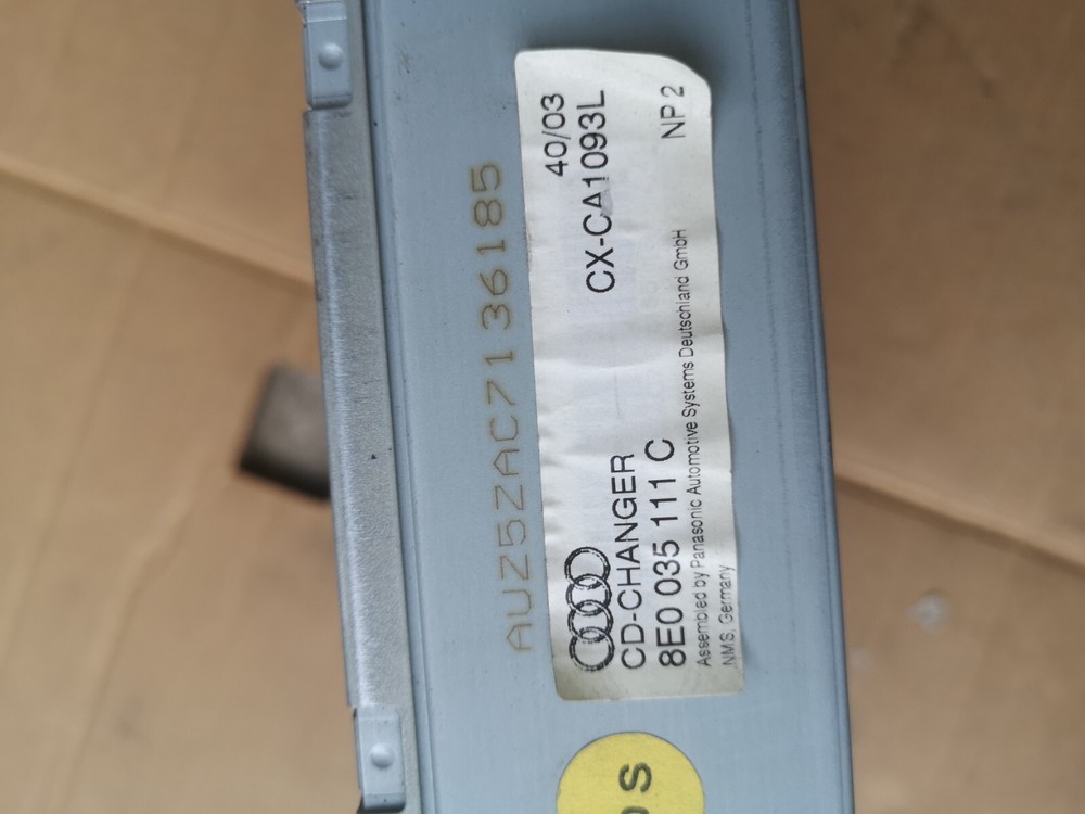 Audi CD Multi Changer Stereo Player 8E0 035 111 C