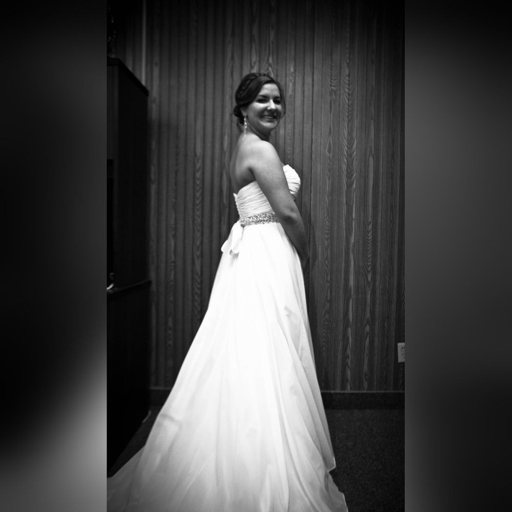 DREAMS COLLECTION Strapless Wedding Dress Altered Size 8