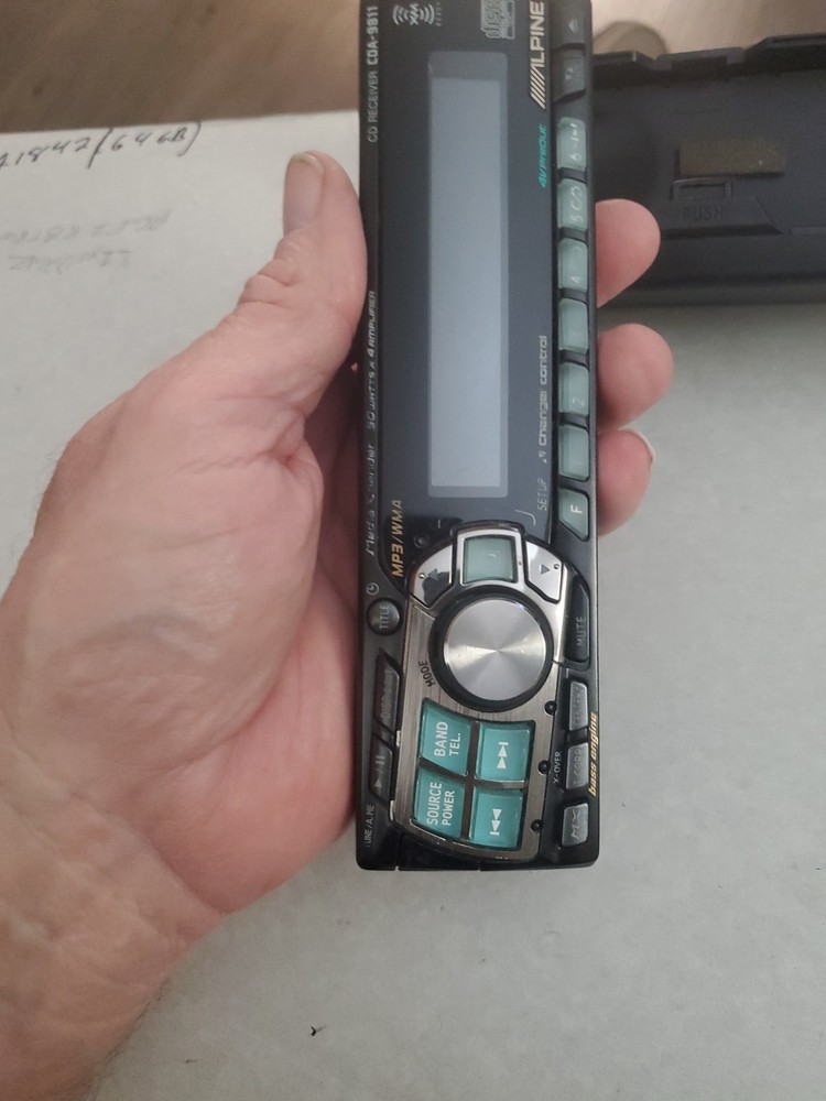 alpine CDA-9811 faceplate And Storage Box