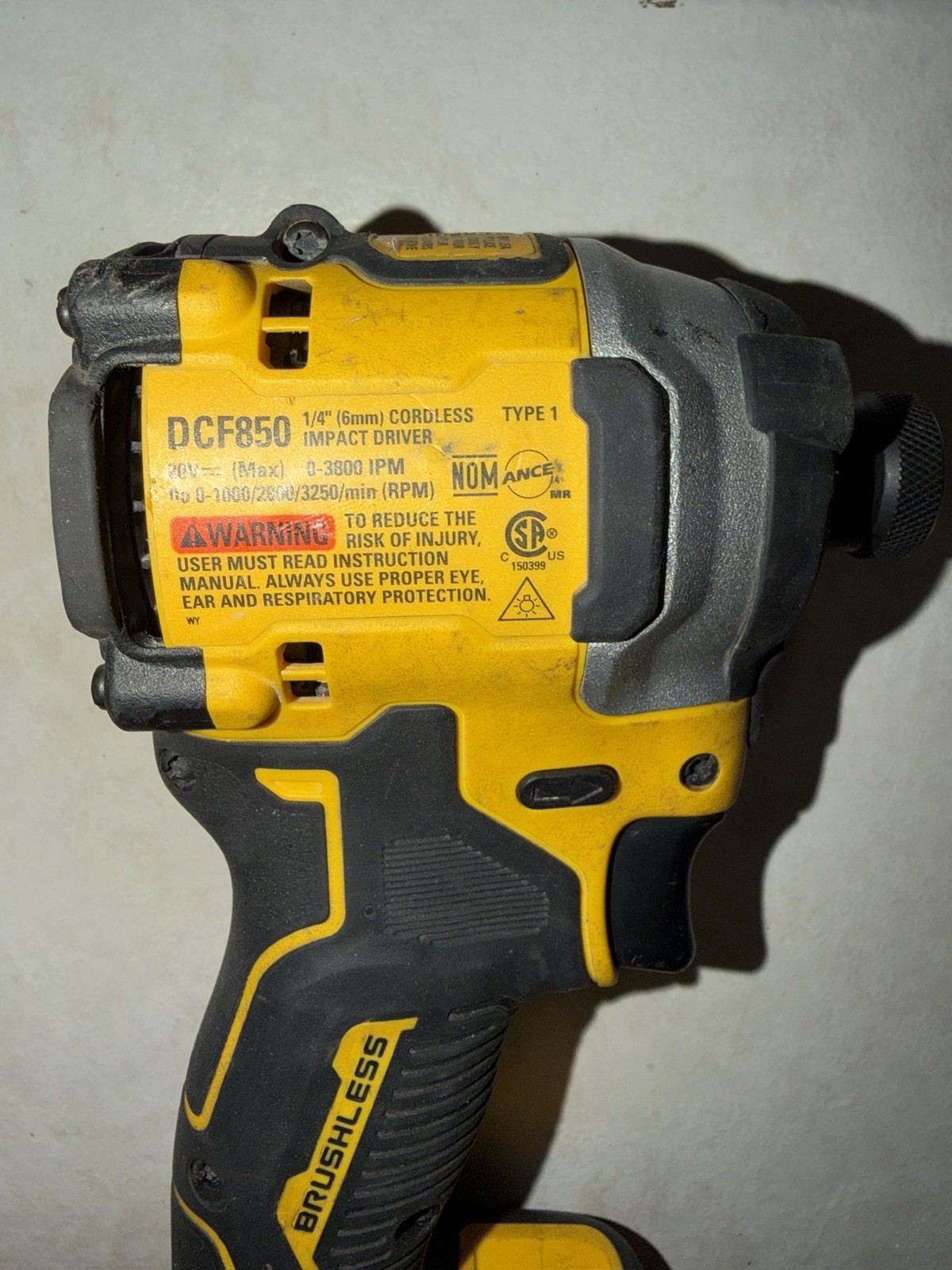 Dewalt 20v Atomic 1/4” Impact Driver (DCF850) - FOR PARTS OR REPAIR