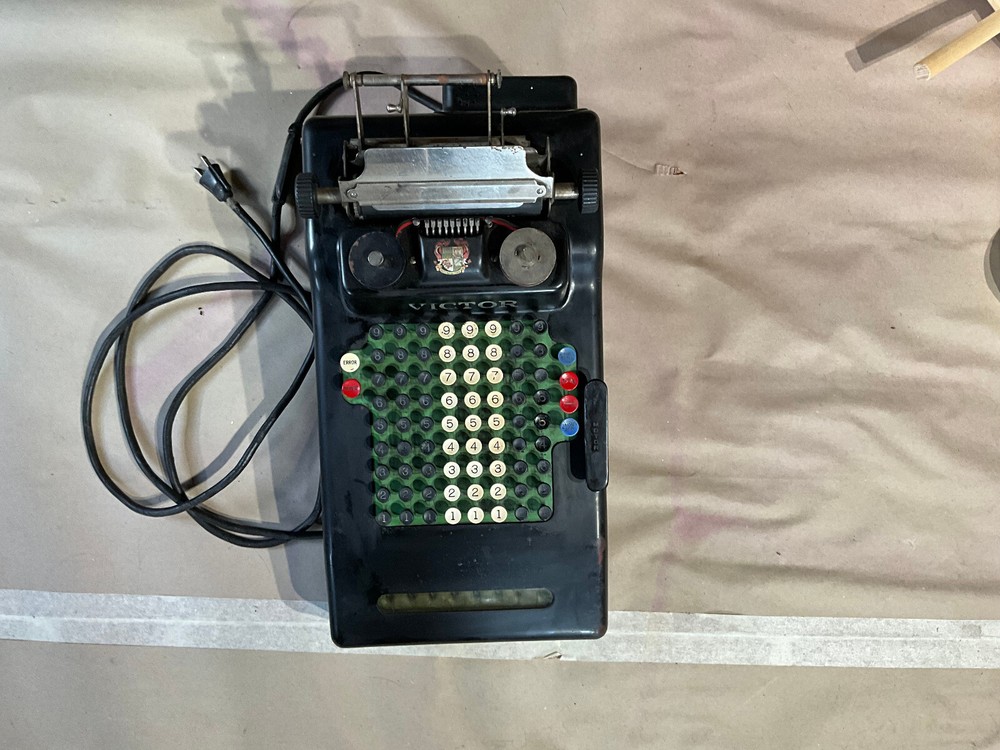 1939 Victor 5 series adding machine