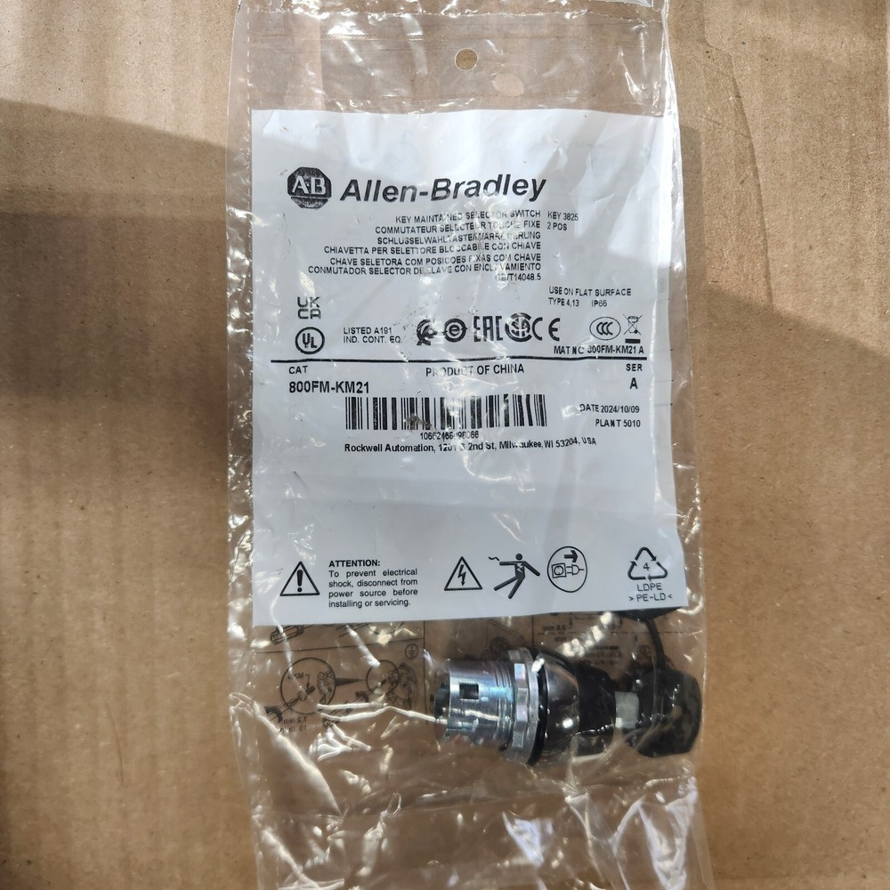 New Allen Bradley 800FM-KM21 * 2 Position Key Switch, Maintained